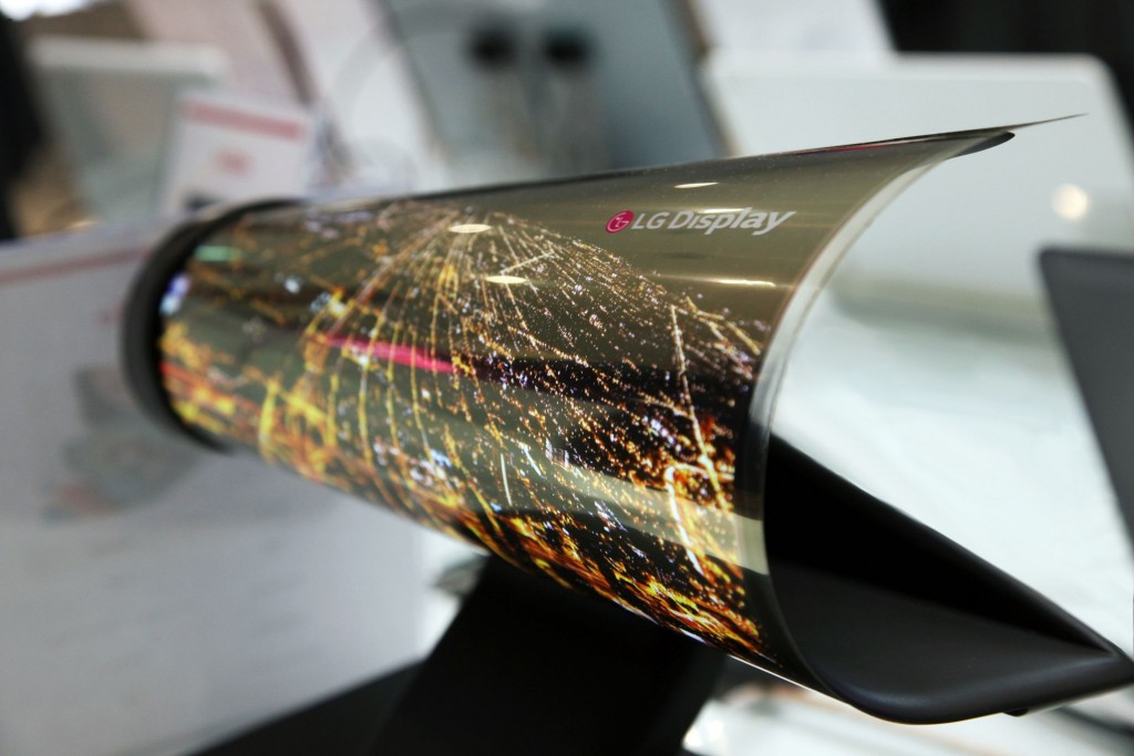 CES_2016_18_inch_Rollable_OLED-LG