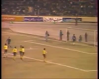 مقتطفات مضحكة من مباراة نادي الرشيد ومنتخب الفنانين اقيمت عام 1984 في العراق