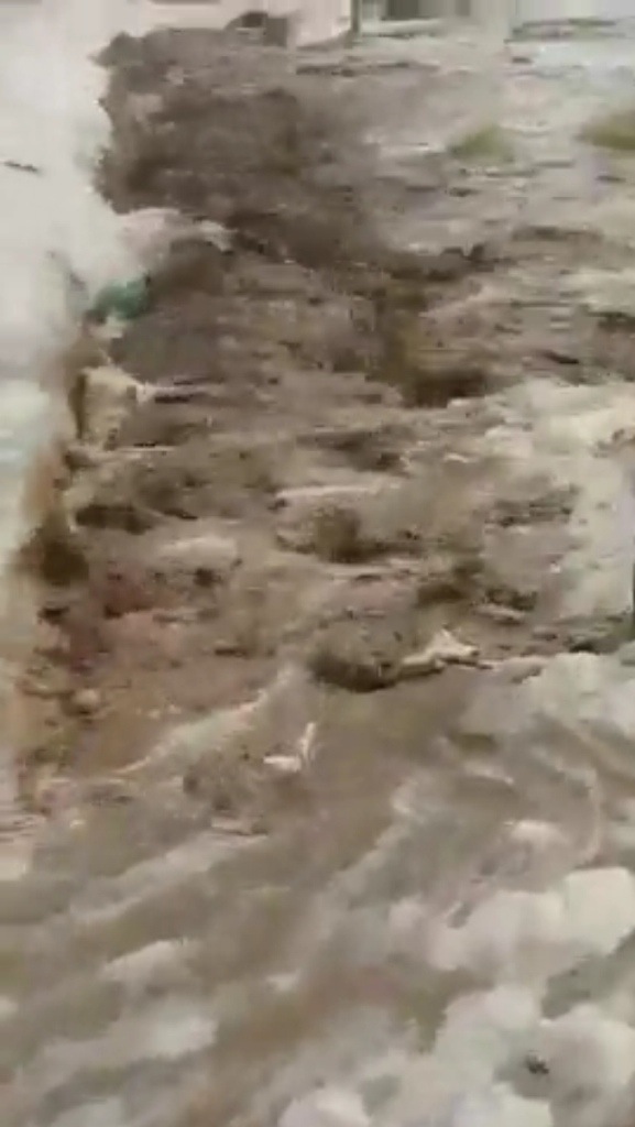 فيديو / أمطار وسيول في مكة المكرمة حاليا