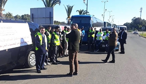 مهنيو النقل السياحي يدعون الحكومة إلى التدخل العاجل لإنقاذ أسرهم من التشرد