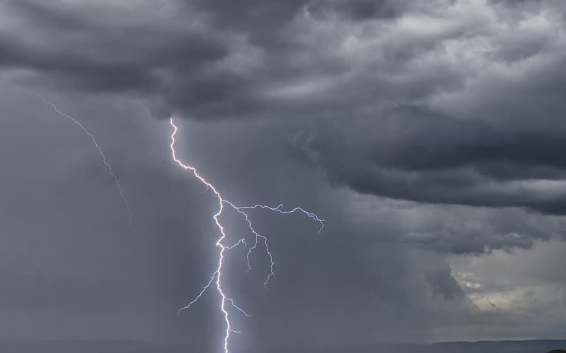 في نشرة إنذارية: زخات رعدية محليا قوية بعدد من أقاليم المملكة