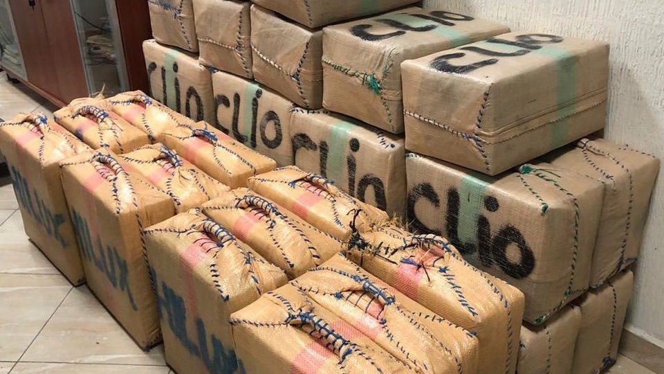 العيون : معلومات أمنية دقيقة تقود إلى حجز طن و 264 كلوغرام من مخدر الشيرا