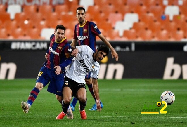 صور: الحكم يحرم برشلونة من ركلتي جزاء أمام فالنسيا