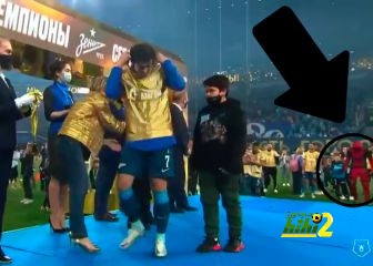 فيديو: دزوبا يرتدي زي “سبايدر مان” أثناء مراسم تسليم الكأس في روسيا