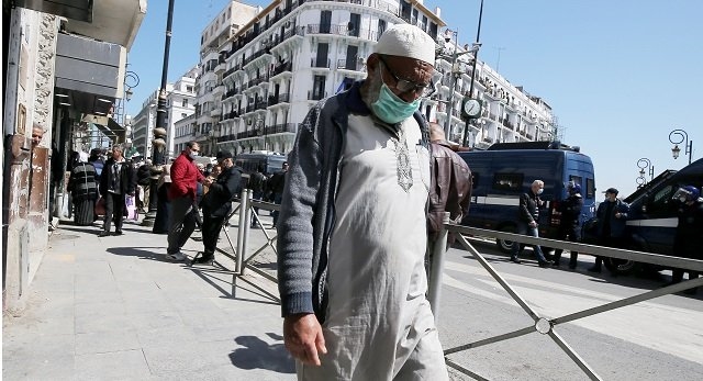 الجزائر.. السلالات الأربع المتحورة لكورونا تبث الرعب