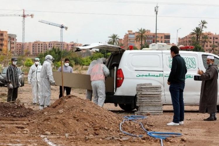 الداخلية تكشف عن عدد الأشخاص المسموح لهم حضور مراسم الدفن وتمنع إقامة مراسم التأبين