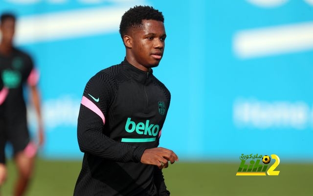 برشلونة يعلن سفر فاتي للبرتغال لفحص ركبته