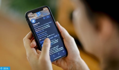 تويتر تعلن عن إتاحة ميزة إضافة صور الخلفية أو مقاطع الفيديو لمستخدمي Fleets