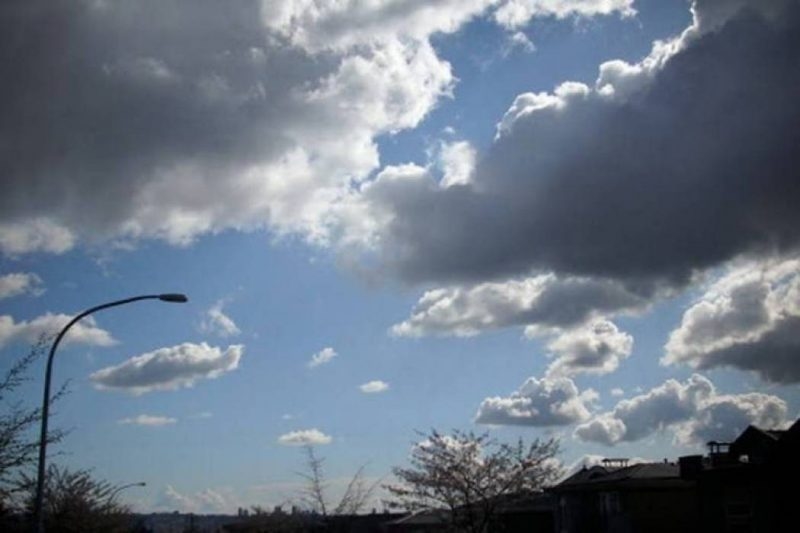 طقس الخميس.. سحب منخفضة مع نزول أمطار بهذه المناطق