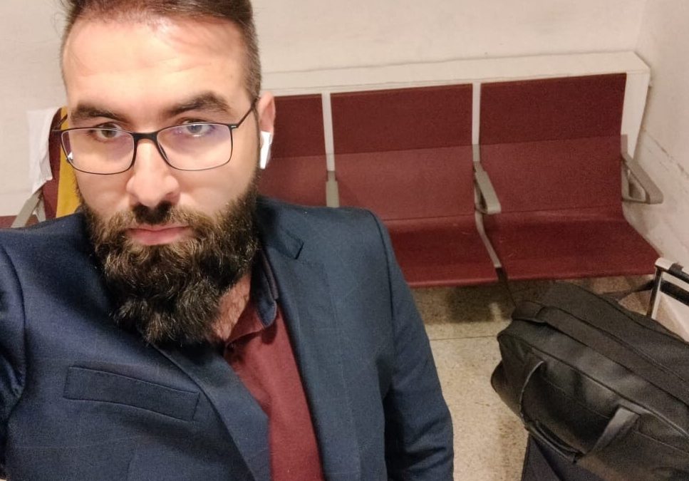 فلسطيني يضرب عن الطعام بمطار محمد الخامس بسبب منعه من دخول المغرب