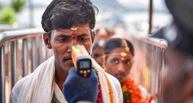 كورونا عبر العالم.. الإصابات تتجاوز 155 مليون و”بايدن” يغضب شركات الأدوية