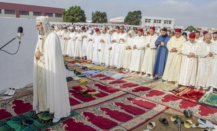 منع صلاة العيد في ظل إقامة صلاة الجمعة يثير استغراب نشطاء منصات التواصل