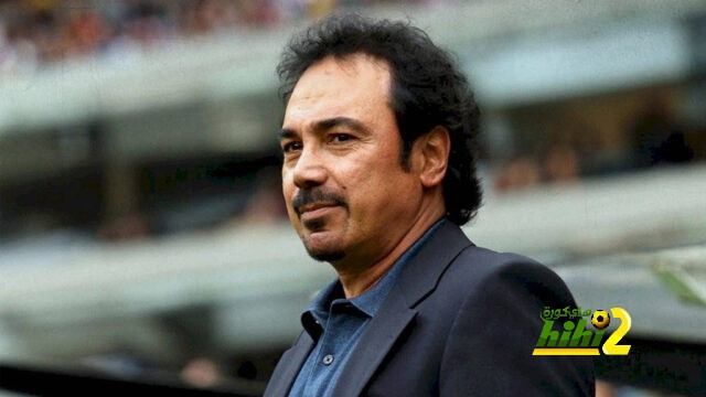 سانز: كرة القدم أصبحت تفتقر إلى مهاجمين مثل هوغو سانشيز