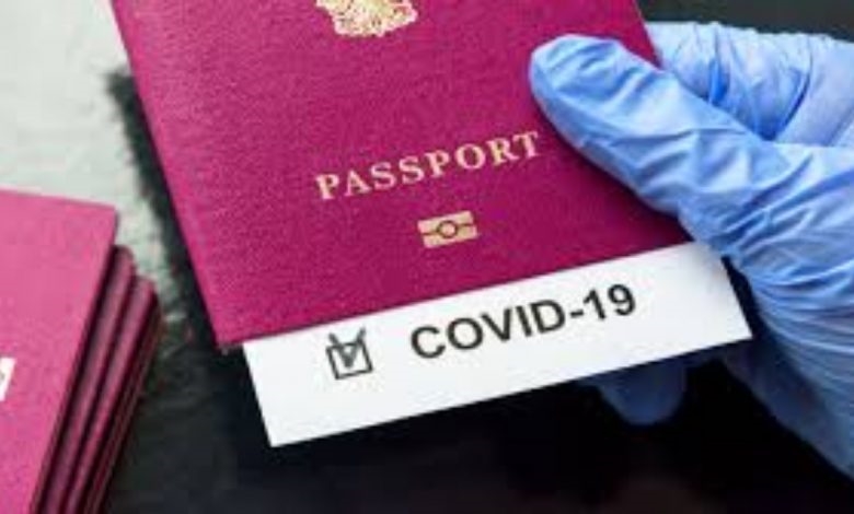 إقرار الجواز التلقيحي بالمغرب يثير التساؤلات حول حرمان المغاربة غير الملقحين من حقهم الدستوري في التنقل