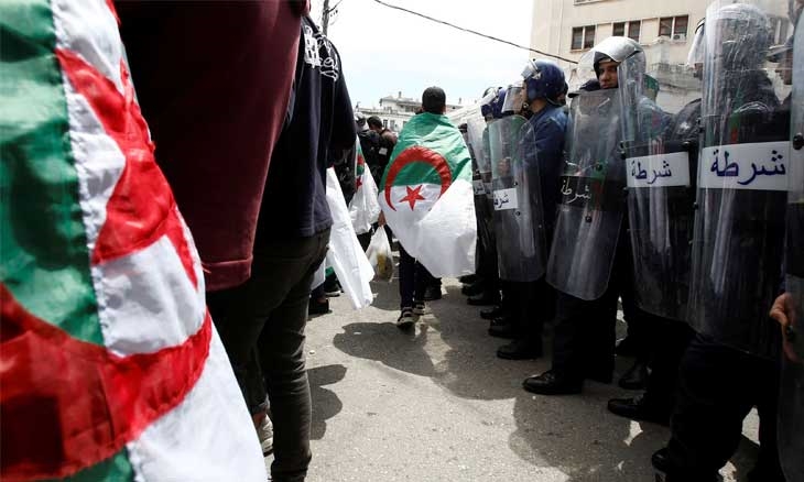 بعد منع التظاهر.. نشطاء الحراك الشعبي في الجزائر يطلقون