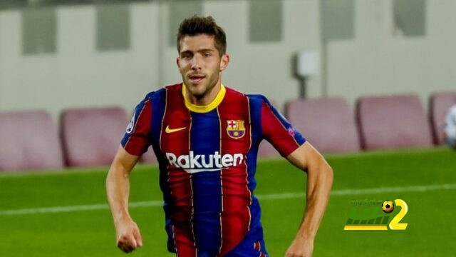 كومان يحسم مصير روبيرتو في برشلونة