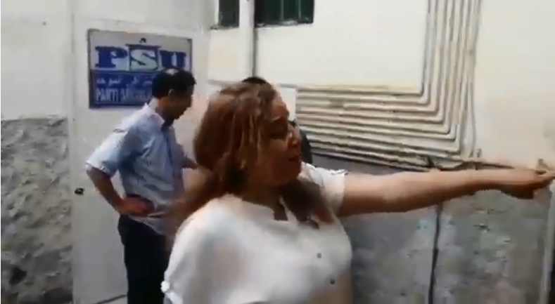 هل الأمور خرجت عن السيطرة؟.. محسوبون على منيب يمنعون قيادات من الولوج إلى مقر الاشتراكي الموحد بمكناس ويصفونهم بـ